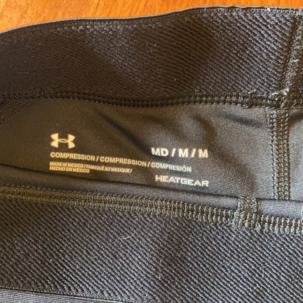 Under Armour black compression shorts sz M - Picture 2 of 4
